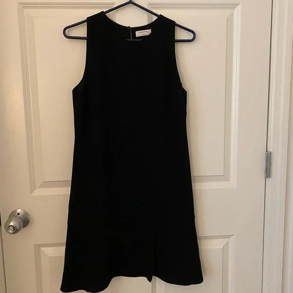 Aritzia Drop Waist Dress Size 6 Cute for Work Aritzia Drop Waist Dress Size 6 Cute for Work